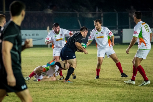 HMS OCEAN takes on Bahrain RFC during Operational Standoff 