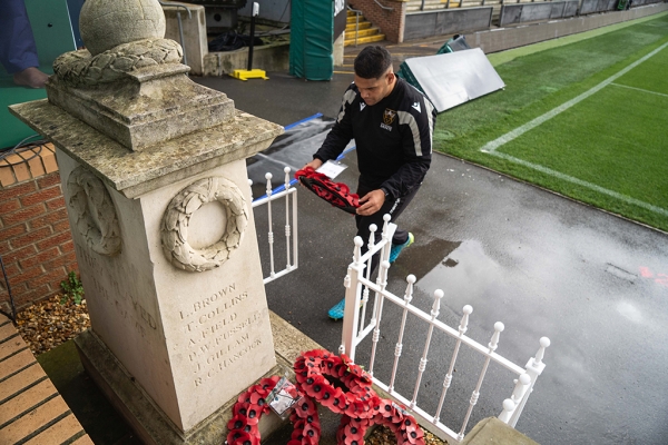 Sam Matavesi lays Wreath on behalf of RNRU at Franklin's Garden War Memorial